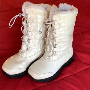 Girls size 2 Khombu boots artificial fur lined